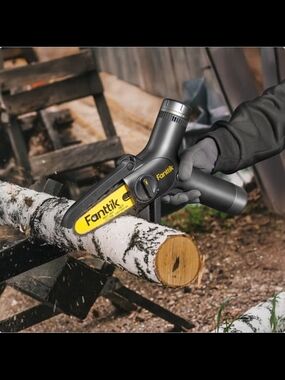 Cordless Mini Chainsaw - Black and Yellow